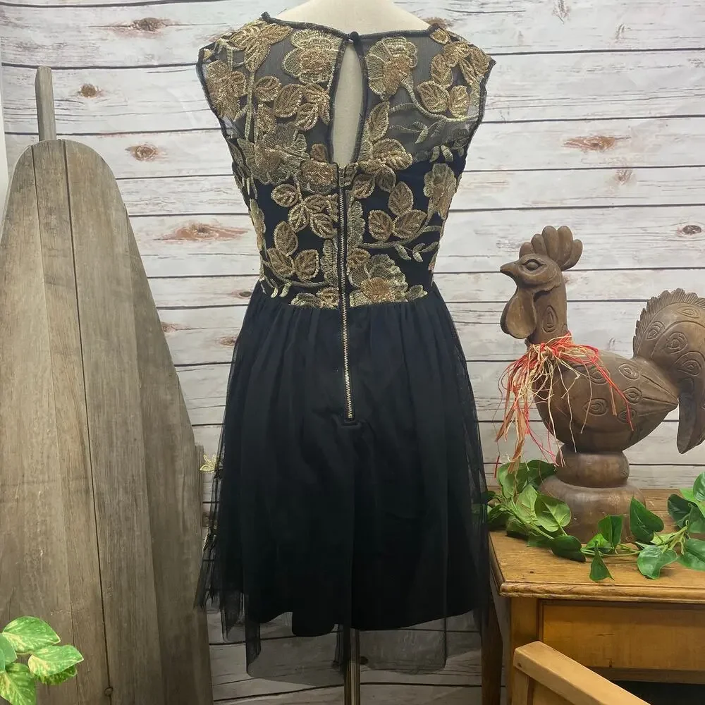 MEDIUM Soieblu Embroidered Little Black Prom Dress - Picture 5 of 11